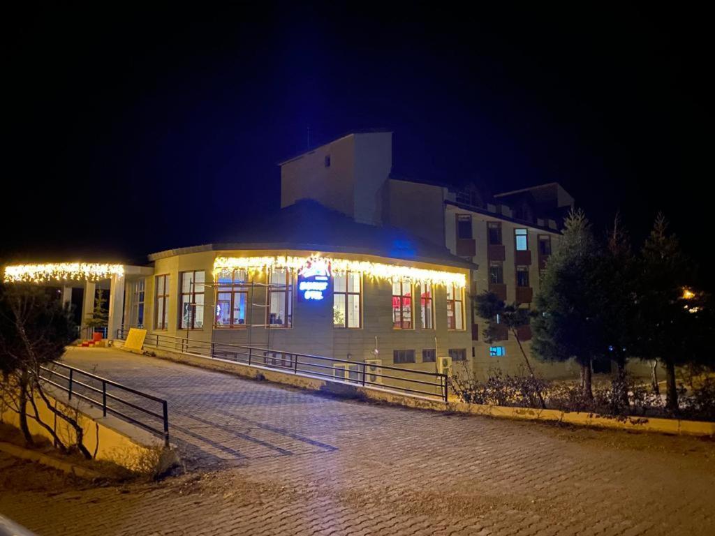 West Davraz Hotel Чобаниса Экстерьер фото